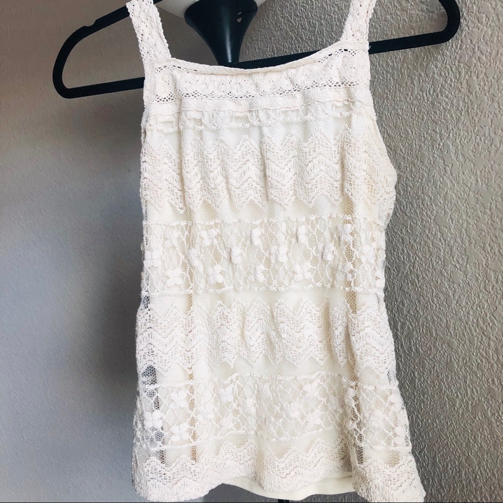 Cream sheer lace tank size M pair w/ your fav jean
